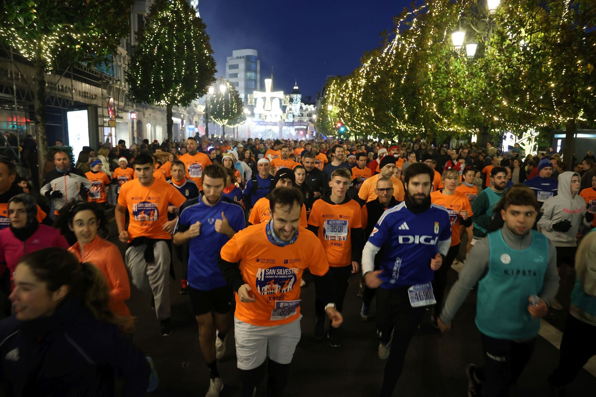 Oviedo despide el año a golpe de zapatilla por San Silvestre