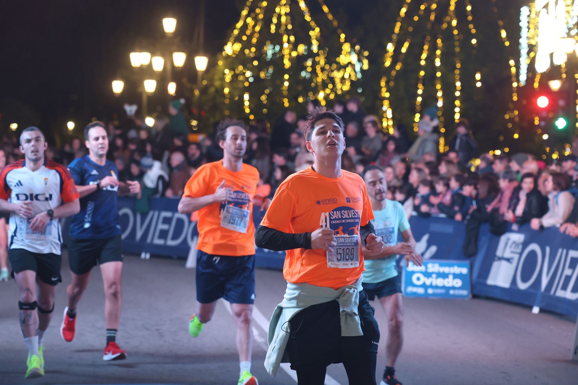 Oviedo despide el año a golpe de zapatilla por San Silvestre