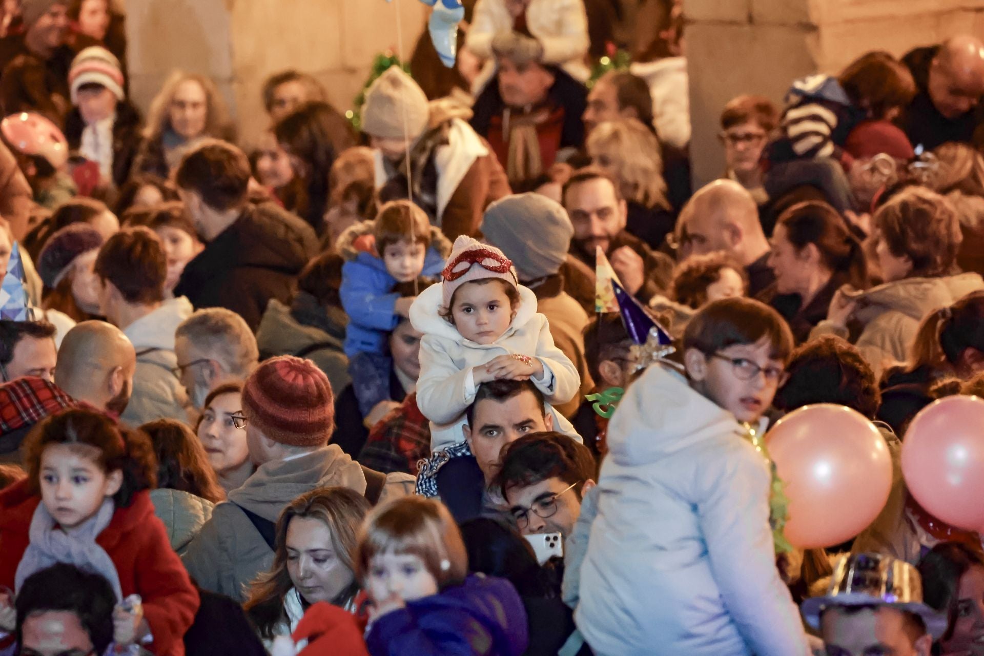 Los más pequeños reciben el año adelantado en las pequecampanadas de Gijón