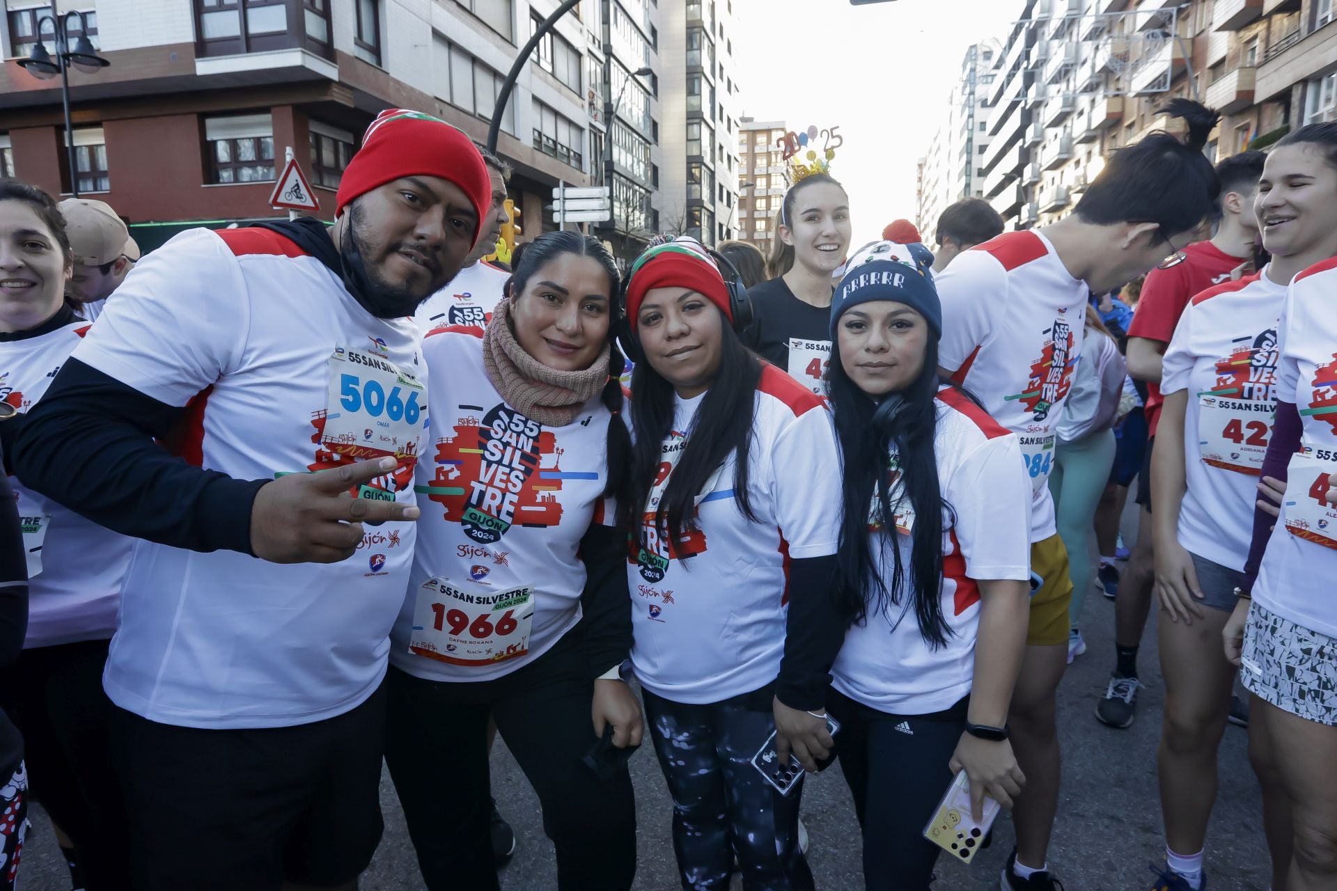 La San Silvestre vuela por las calles de Gijón