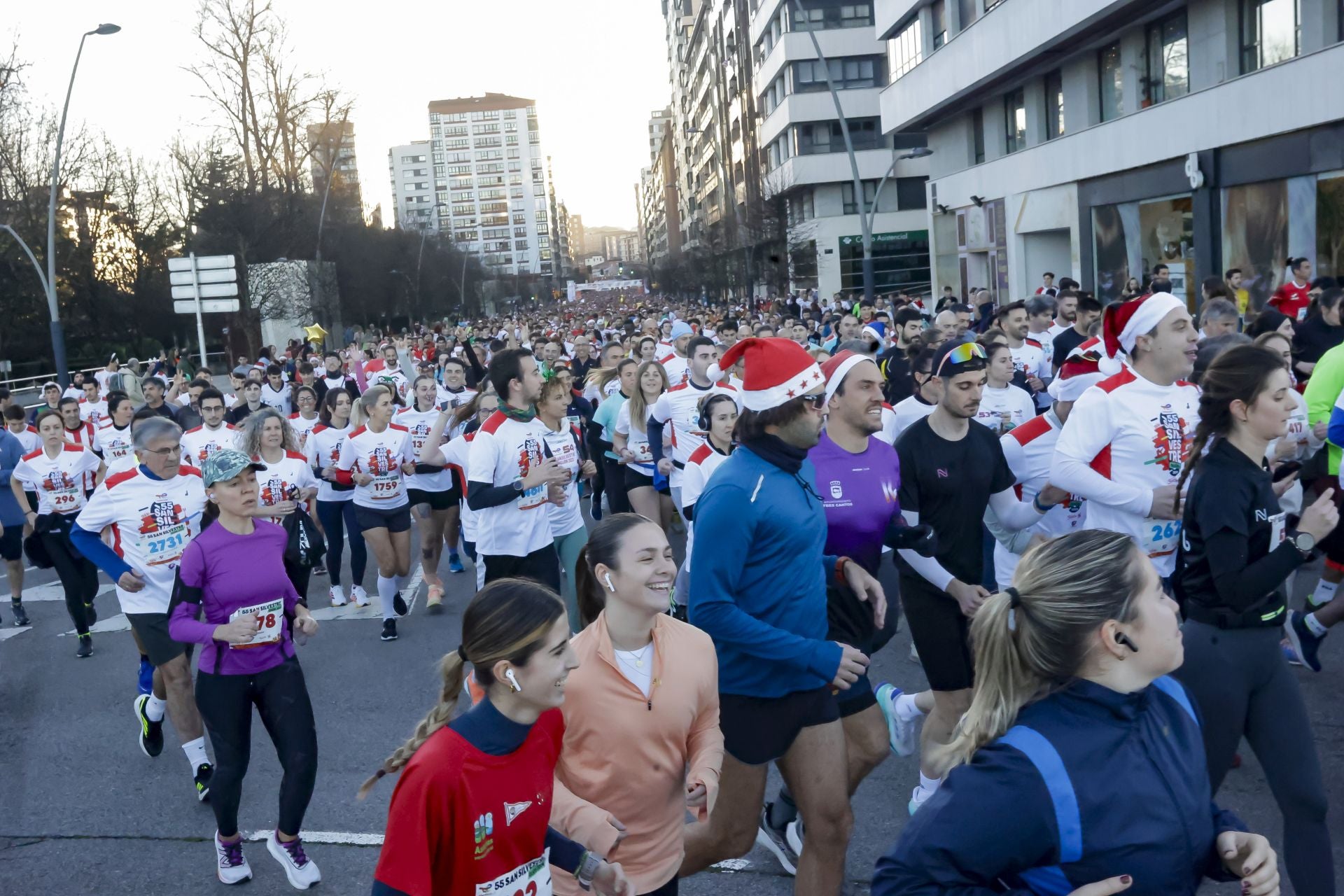 La San Silvestre vuela por las calles de Gijón