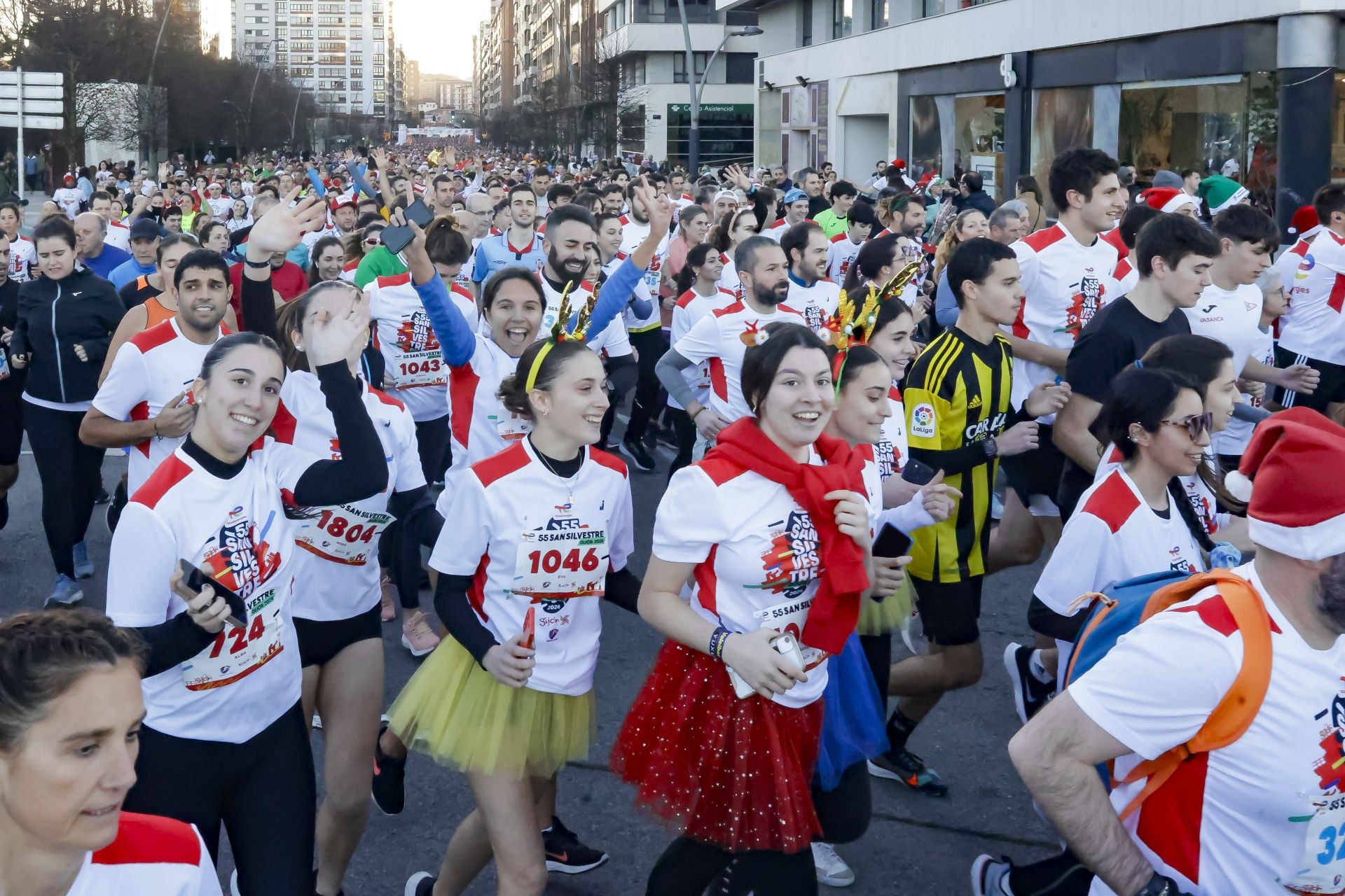 La San Silvestre vuela por las calles de Gijón