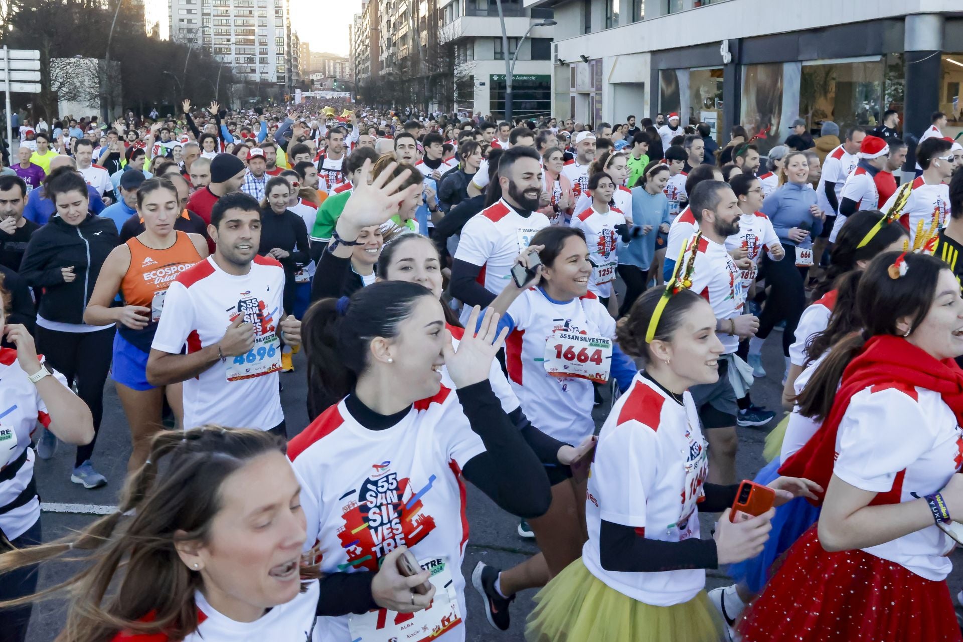 La San Silvestre vuela por las calles de Gijón