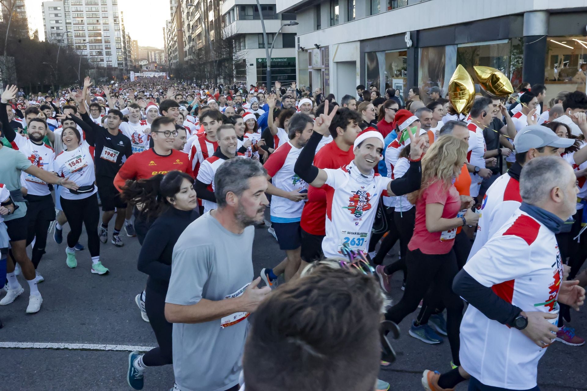 La San Silvestre vuela por las calles de Gijón