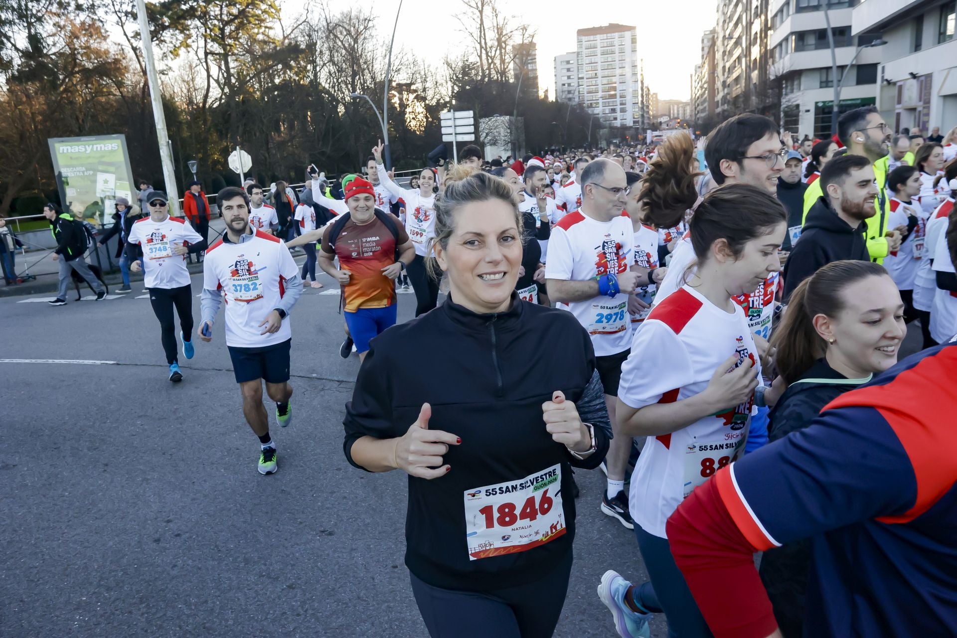 La San Silvestre vuela por las calles de Gijón