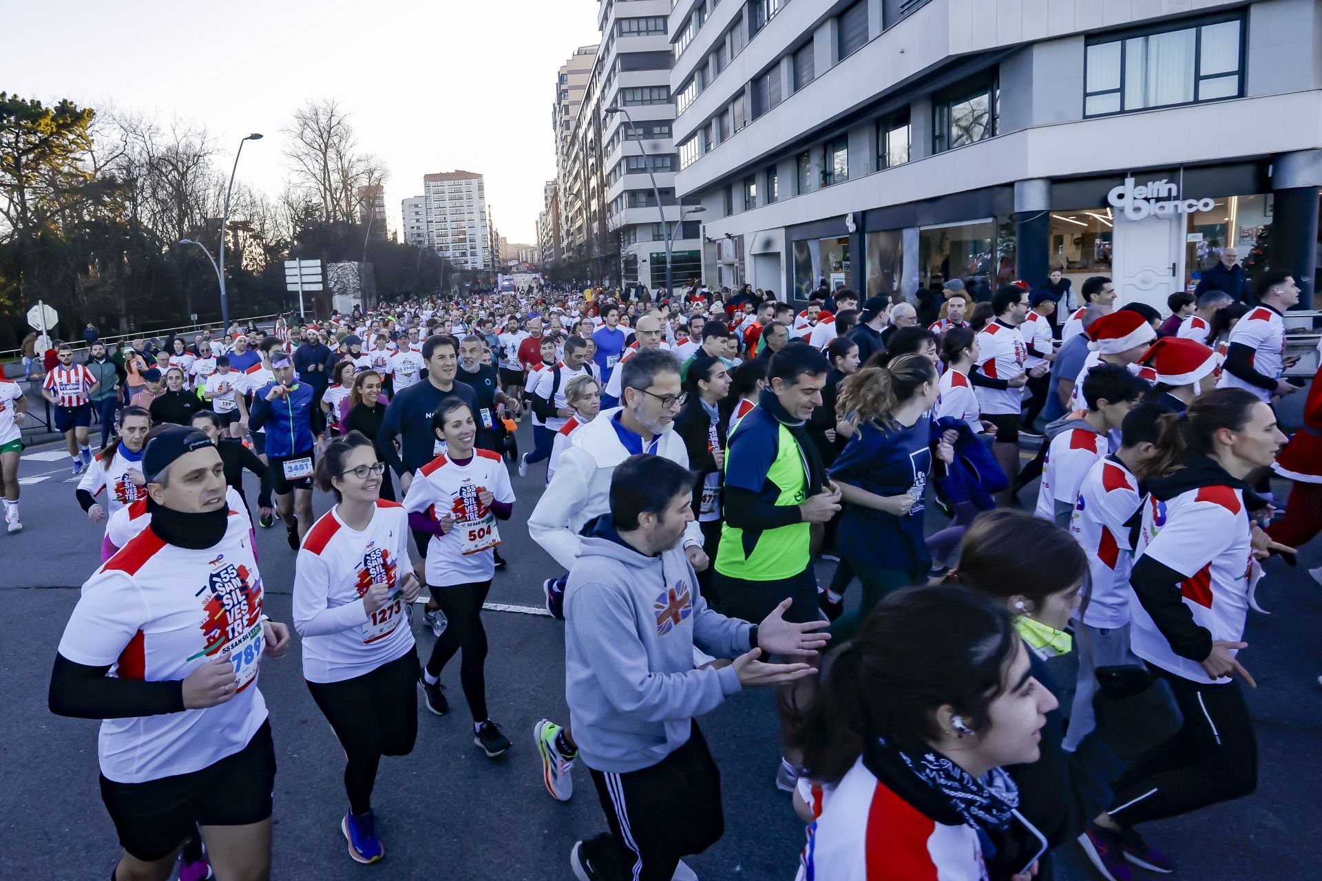 La San Silvestre vuela por las calles de Gijón