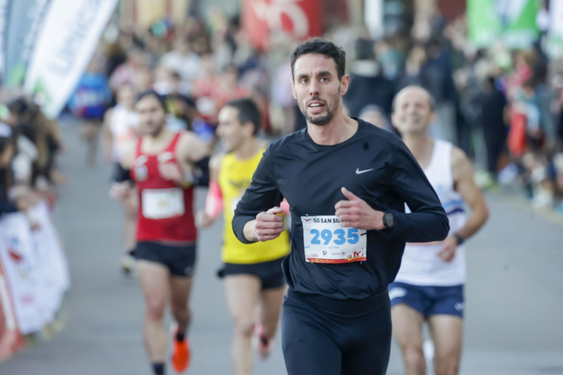 La San Silvestre vuela por las calles de Gijón