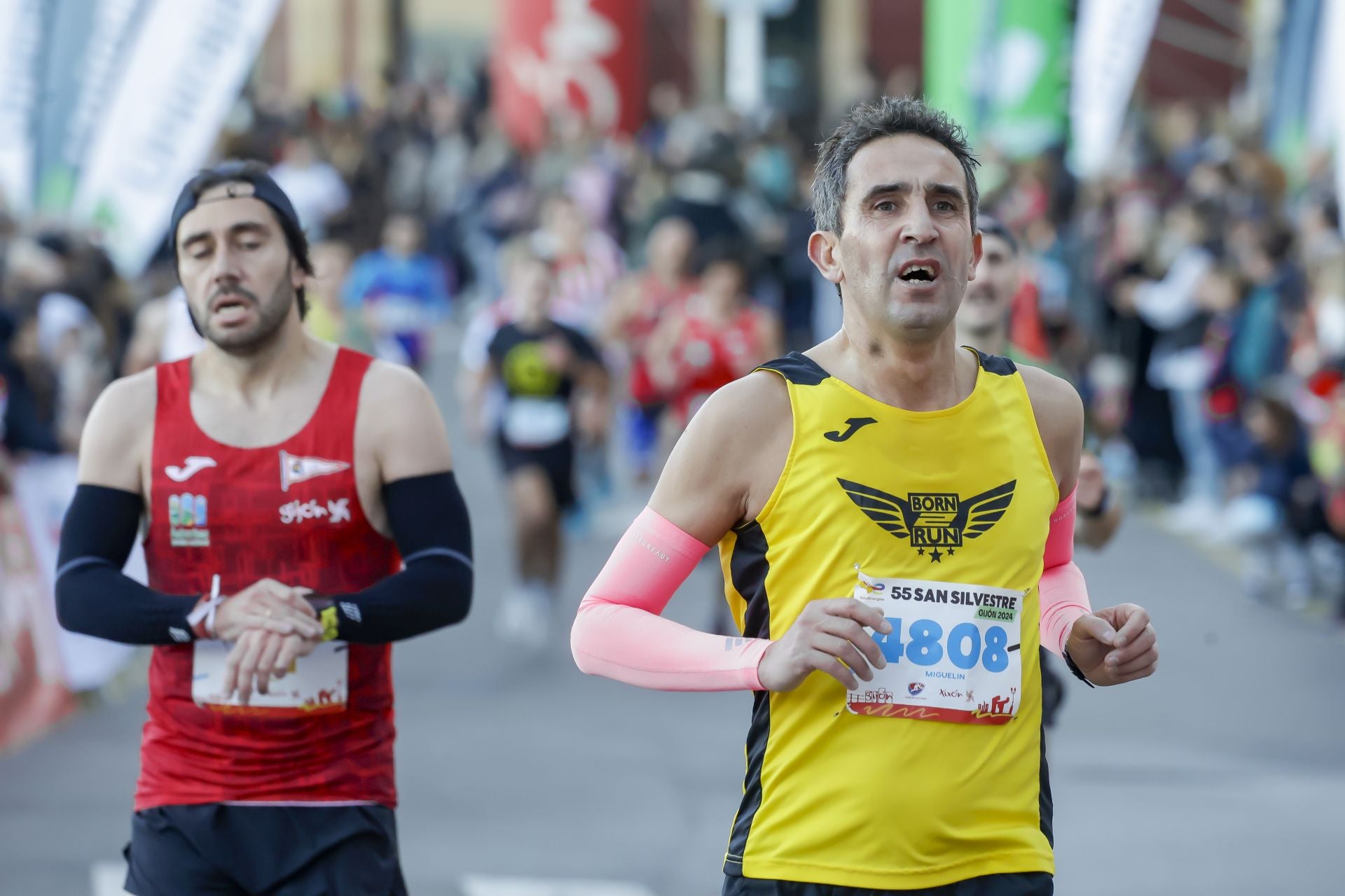 La San Silvestre vuela por las calles de Gijón