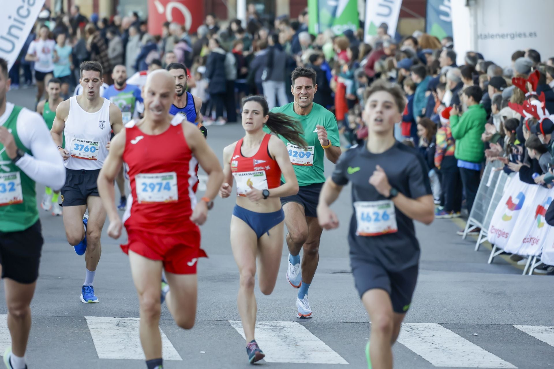 La San Silvestre vuela por las calles de Gijón