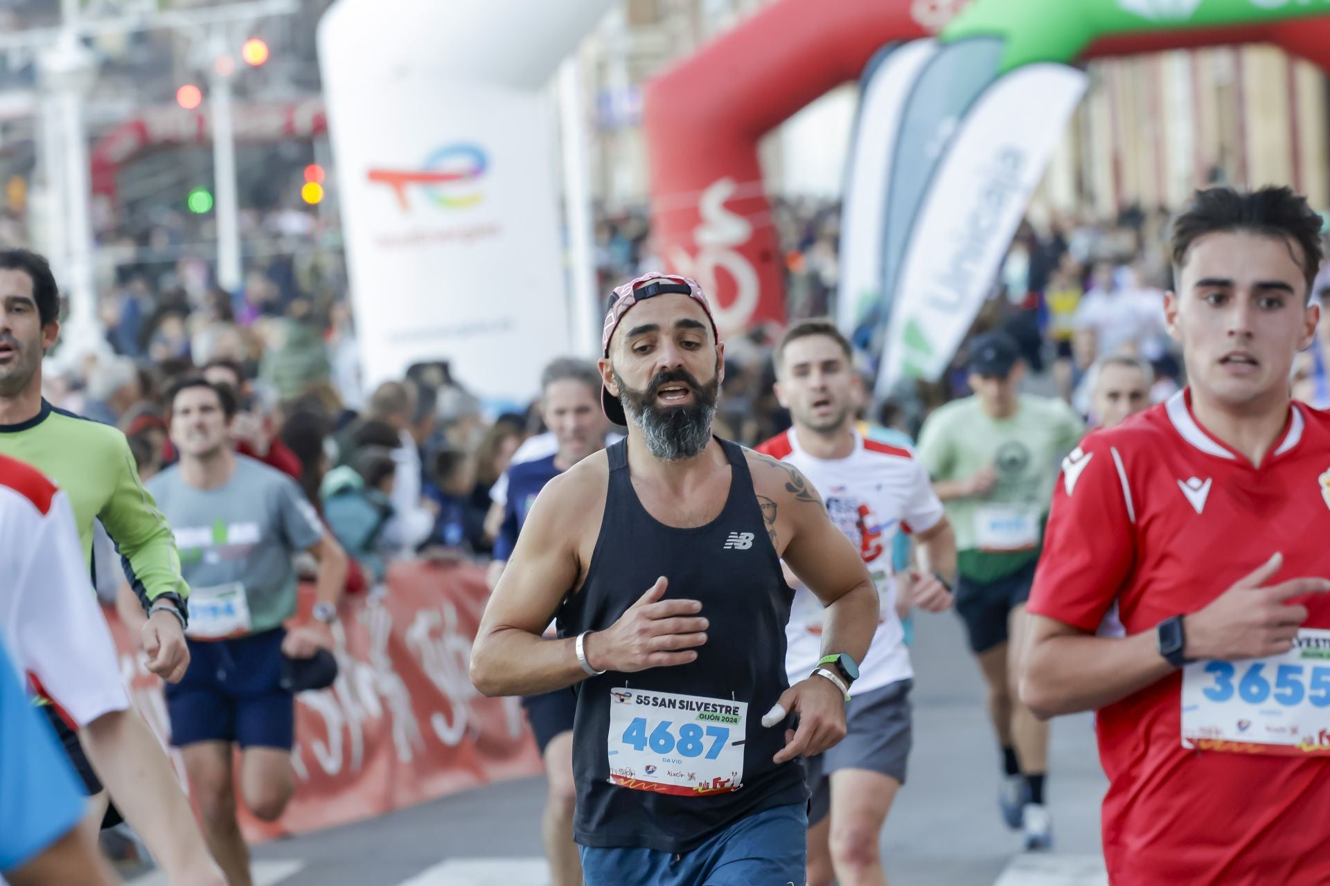 La San Silvestre vuela por las calles de Gijón