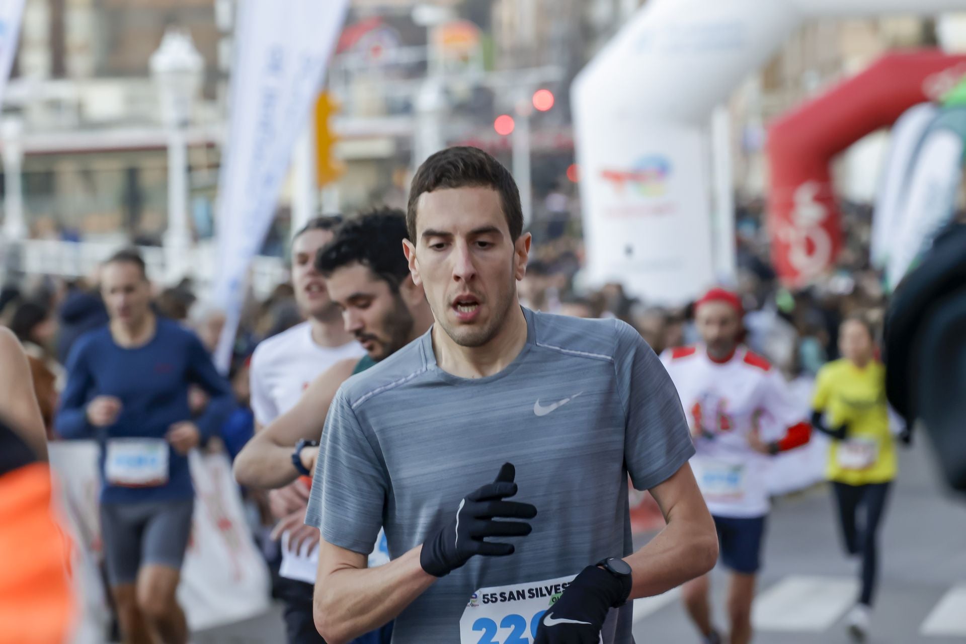 La San Silvestre vuela por las calles de Gijón