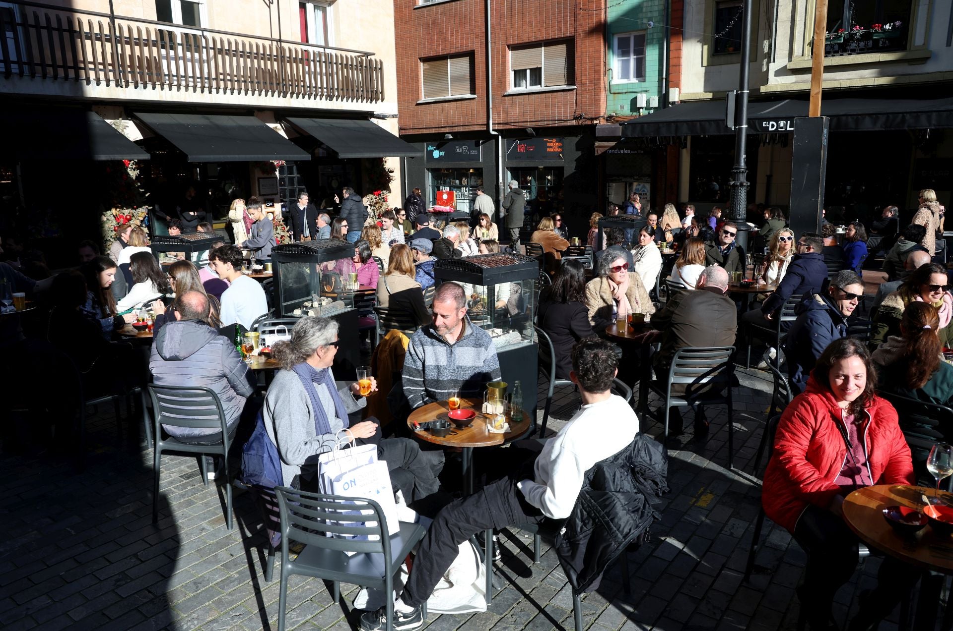 Asturias, de terraceo para brindar por el nuevo año