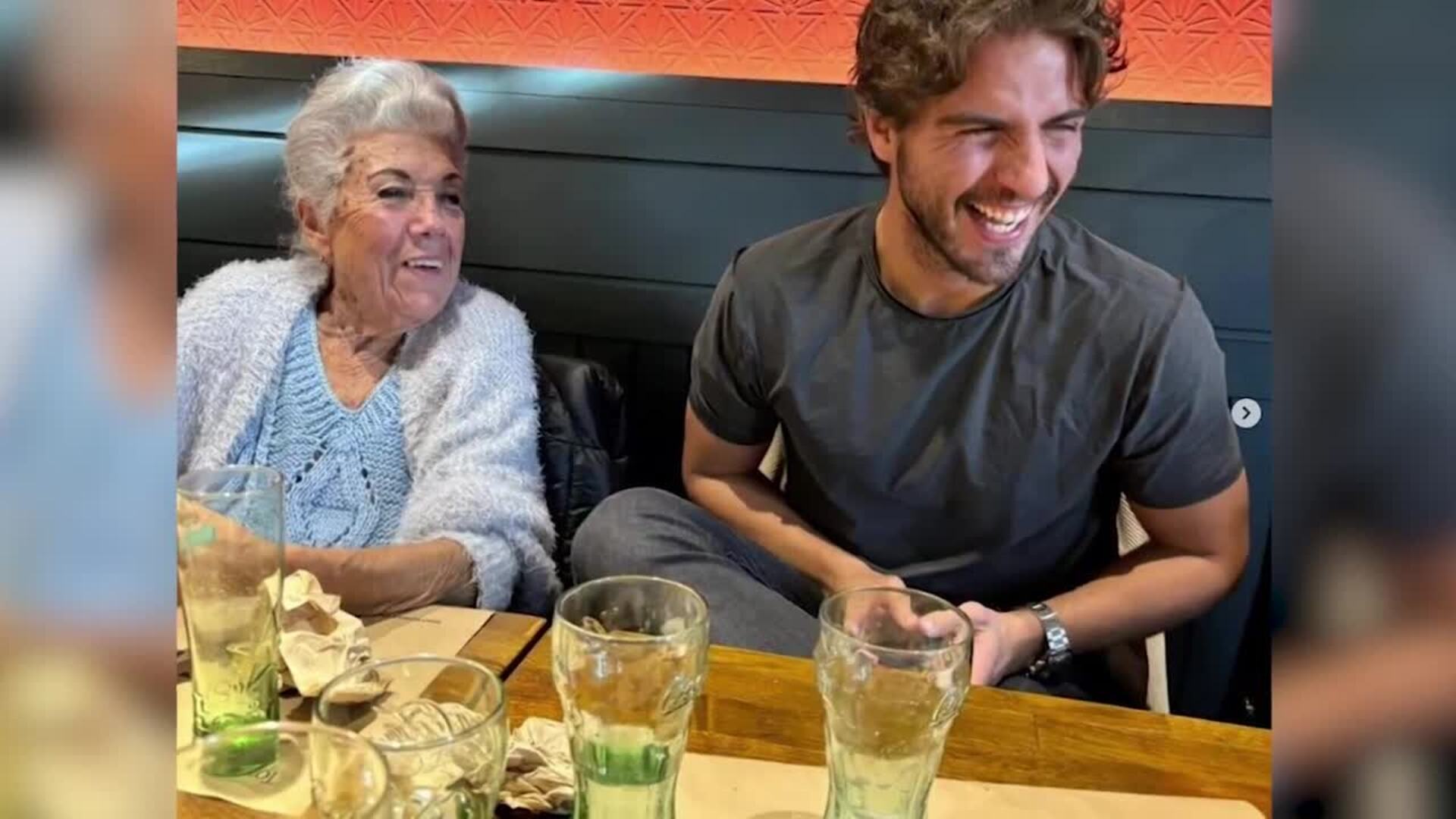 Maxi Iglesias se despide de su abuela con un emotivo texto: "Te quedas para guiar"