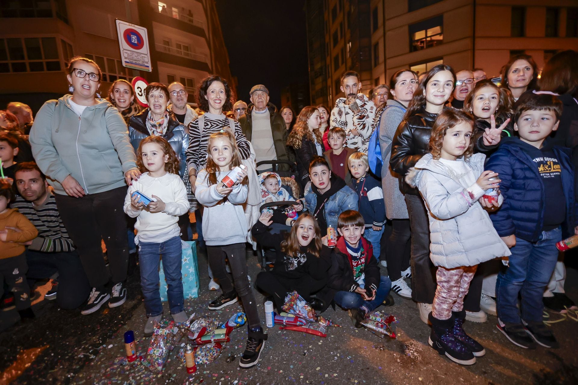¡Vivan los Reyes Magos!: Avilés estalla de ilusión en una cabalgata mágica