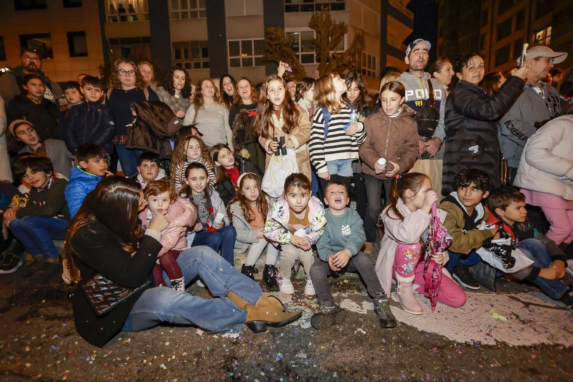 ¡Vivan los Reyes Magos!: Avilés estalla de ilusión en una cabalgata mágica