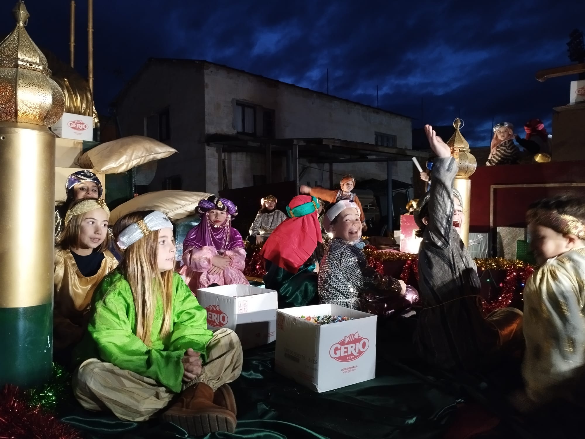 Cabalgatas de oriente a occidente: las imágenes de los Reyes Magos a su paso por Asturias