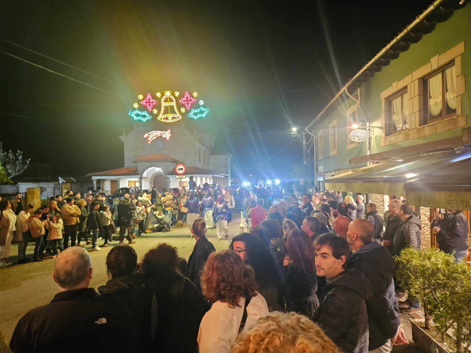 Cabalgatas de oriente a occidente: las imágenes de los Reyes Magos a su paso por Asturias