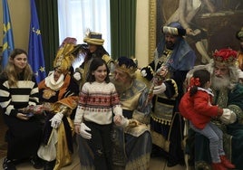 Así ha sido la recepción de los Reyes Magos a los niños de Gijón