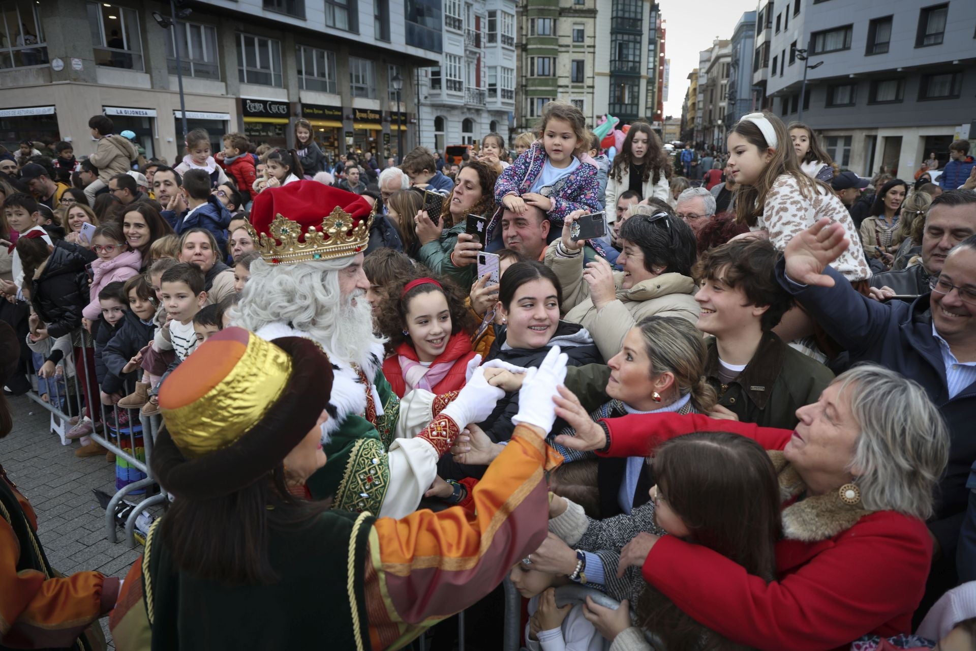 Las imágenes de la llegada de los Reyes Magos a Gijón