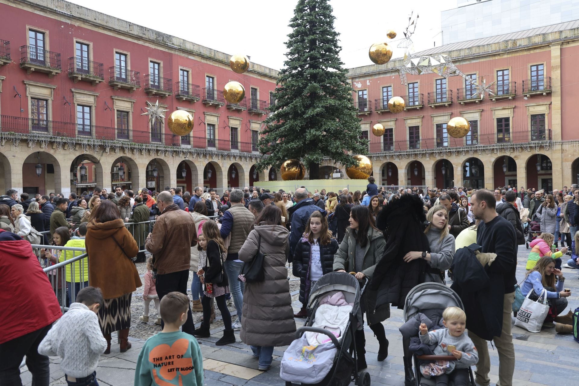 Las imágenes de la llegada de los Reyes Magos a Gijón