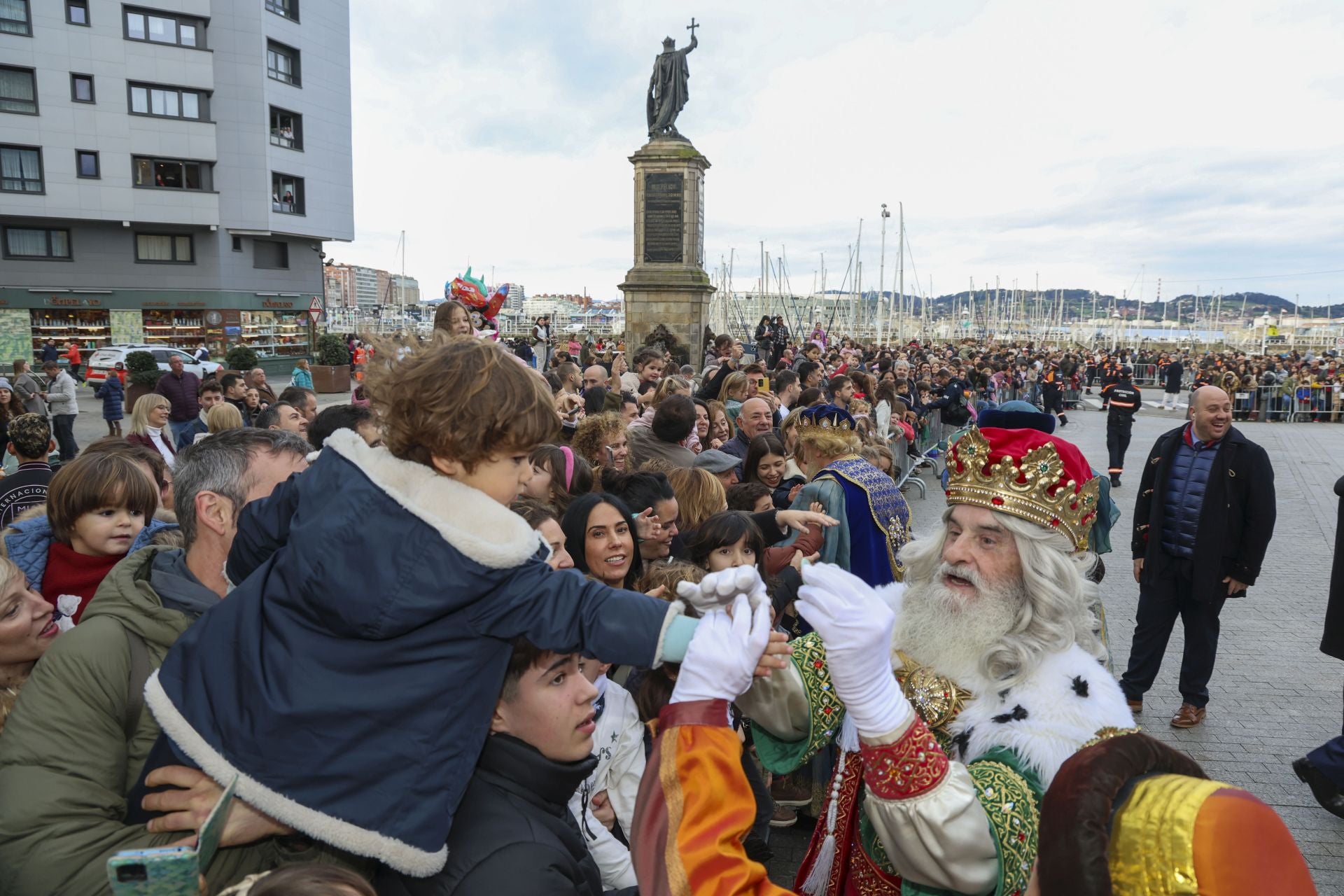 Las imágenes de la llegada de los Reyes Magos a Gijón