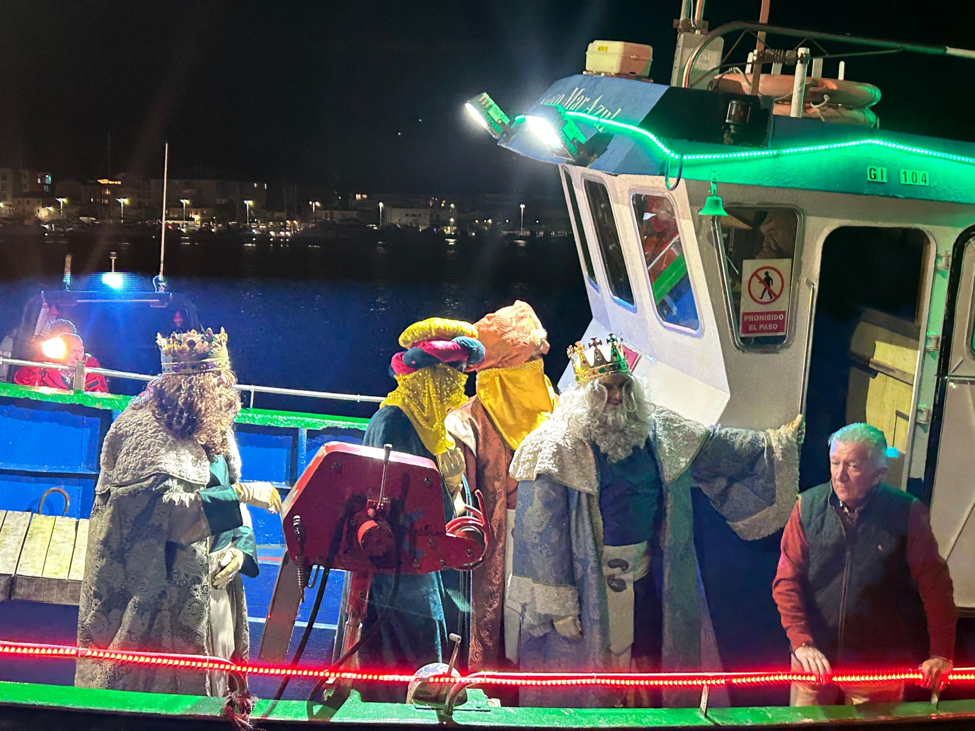 Cabalgatas de oriente a occidente: las imágenes de los Reyes Magos a su paso por Asturias