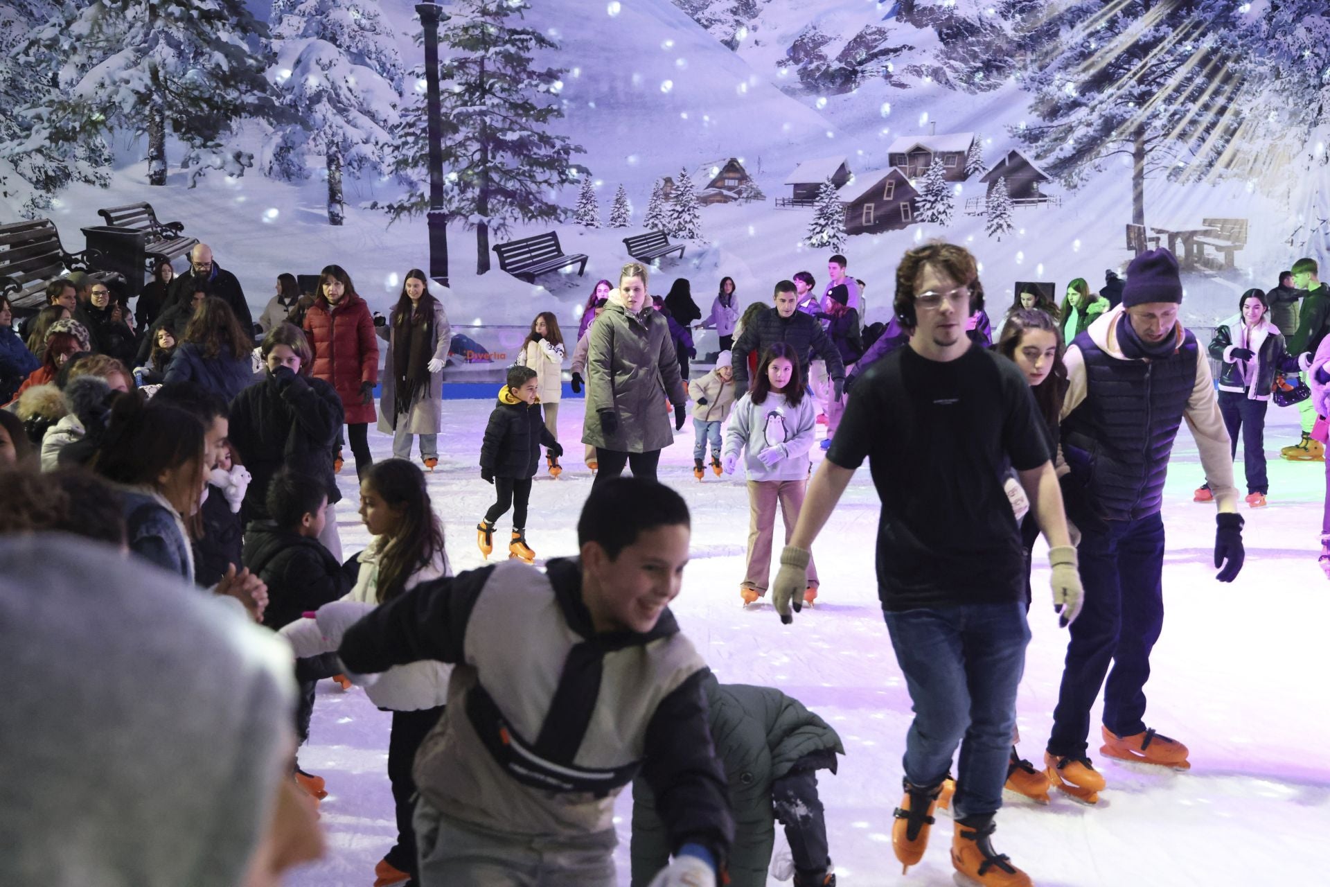 La pista de hielo de Gijón apura sus últimas horas