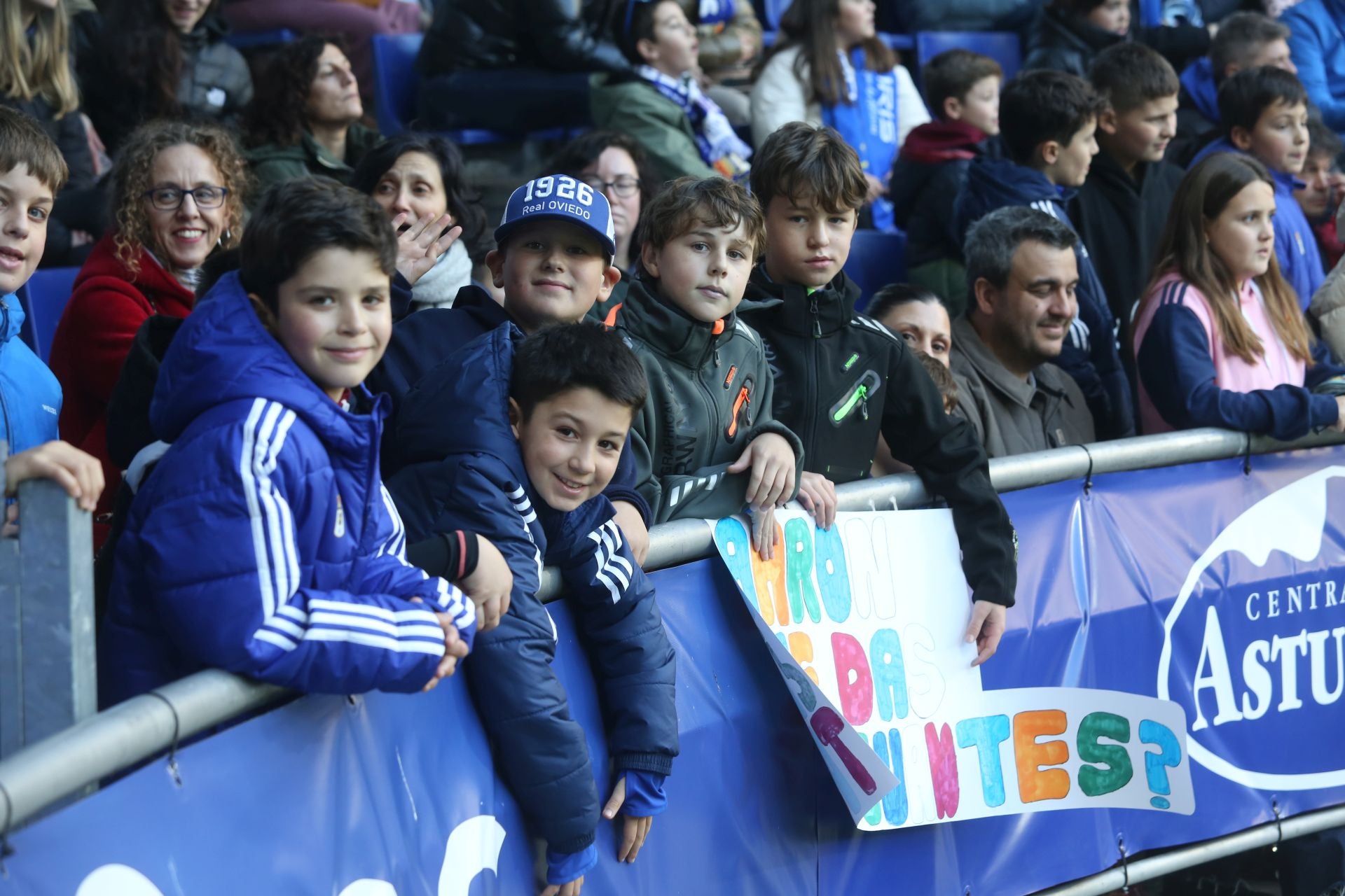 Entrenamiento del Real Oviedo en el día de Reyes mirando al derbi