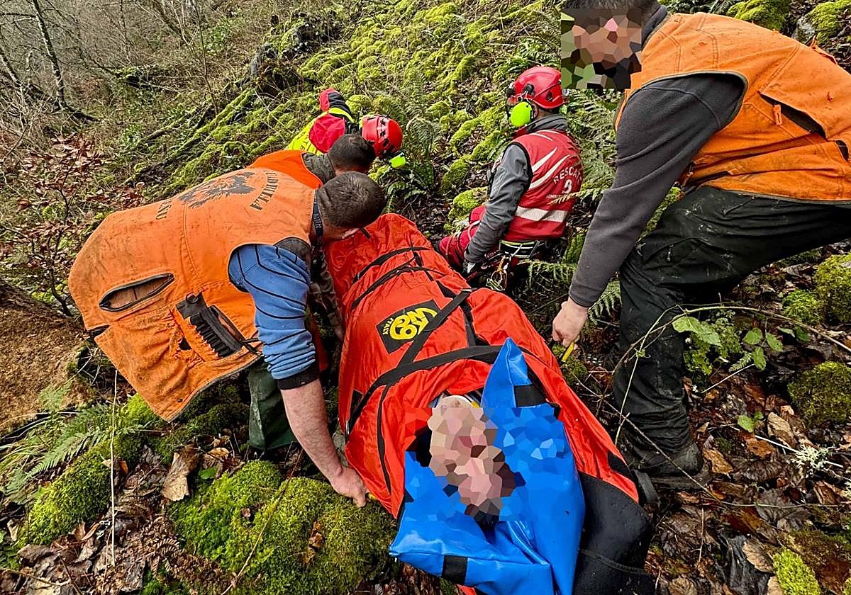 El herido sufrió un traumatismo craneal frontal y varias fracturas costales.