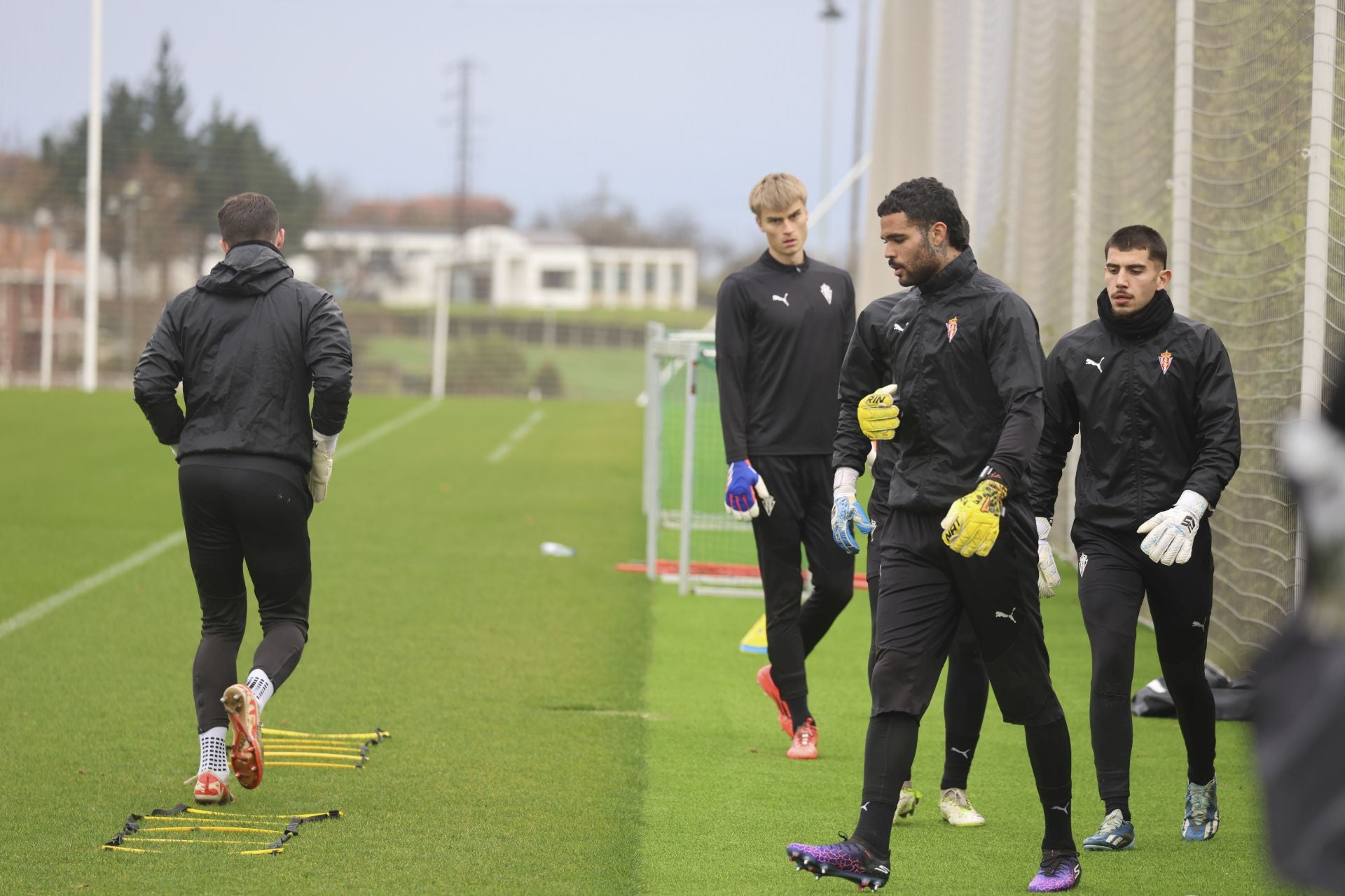 Entrenamiento del Sporting: objetivo, el derbi