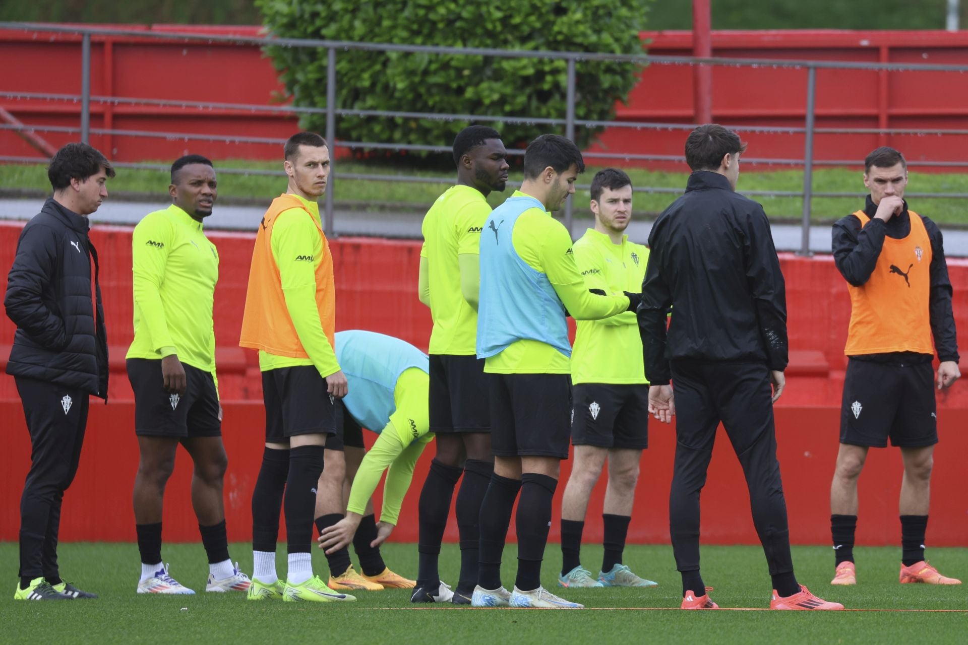 Entrenamiento del Sporting: objetivo, el derbi