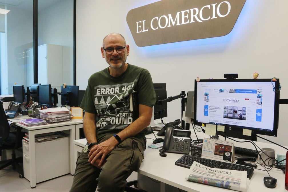 Óscar Fernández Sierra en la redacción actual de EL COMERCIO