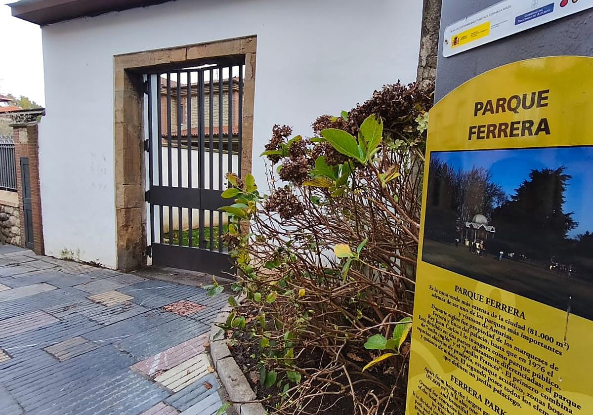 El parque de Ferrera, cerrado este miércoles.