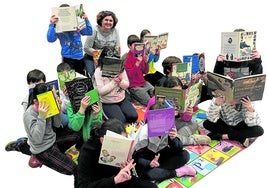 Propuestas. Los peques pueden acercarse a los cuentos en las bibliotecas.