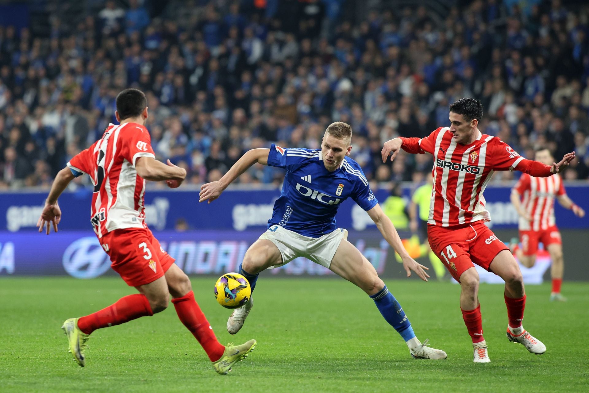 Las mejores imágenes del Real Oviedo - Sporting de Gijón