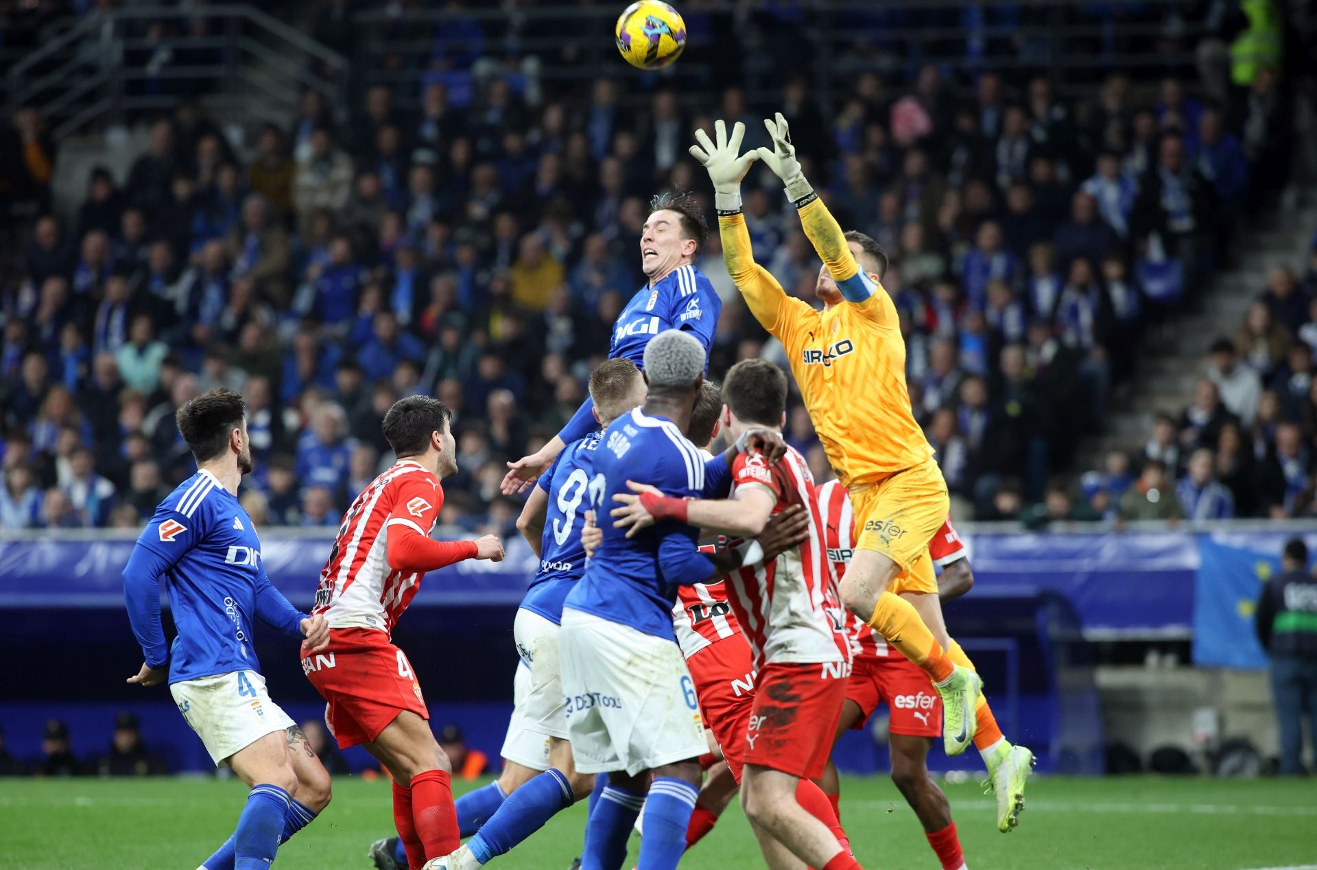 Las mejores imágenes del Real Oviedo - Sporting de Gijón