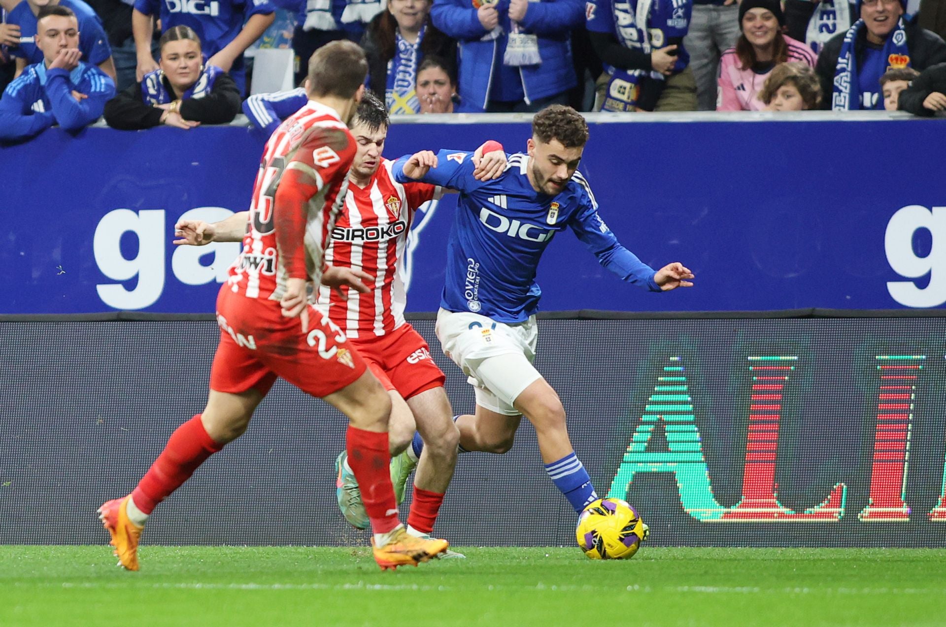 Las mejores imágenes del Real Oviedo - Sporting de Gijón