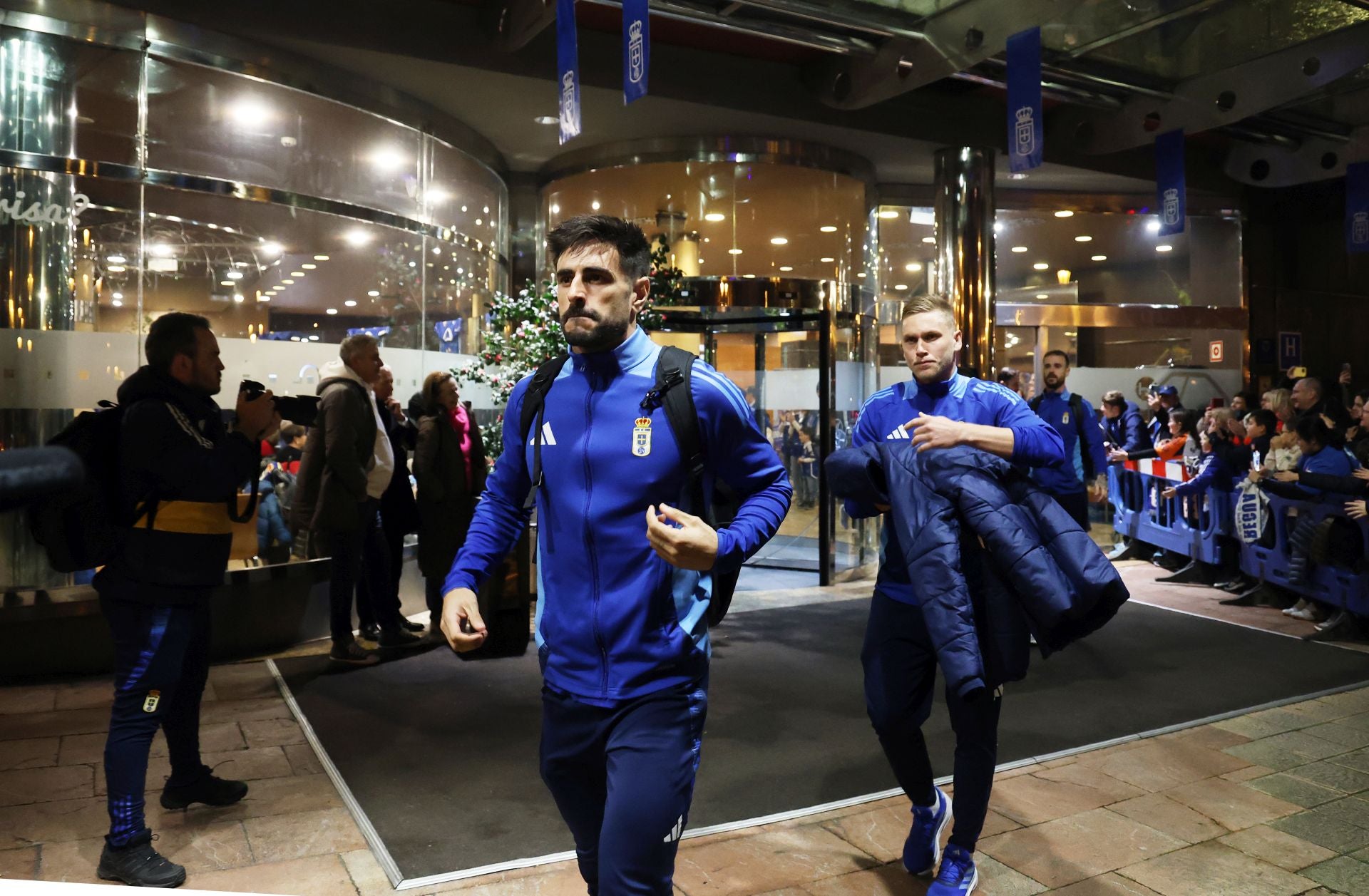 ¿Estuviste animando al Real Oviedo antes del derbi? ¡Búscate en las fotos!