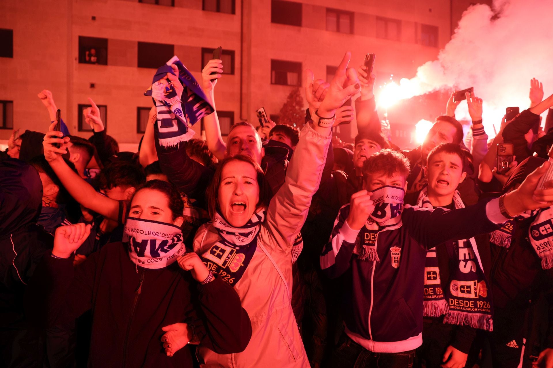 ¿Estuviste animando al Real Oviedo antes del derbi? ¡Búscate en las fotos!