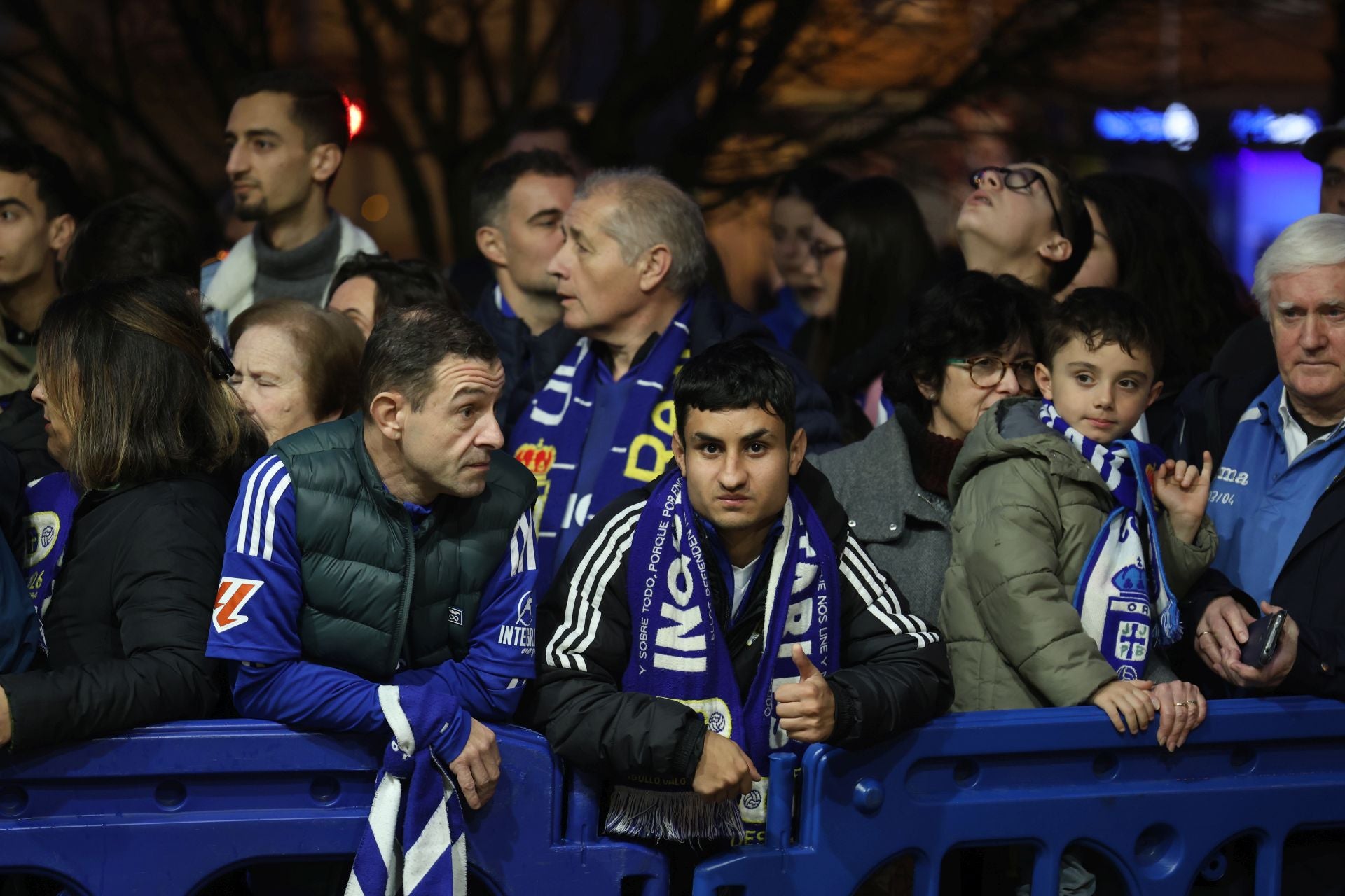 ¿Estuviste animando al Real Oviedo antes del derbi? ¡Búscate en las fotos!