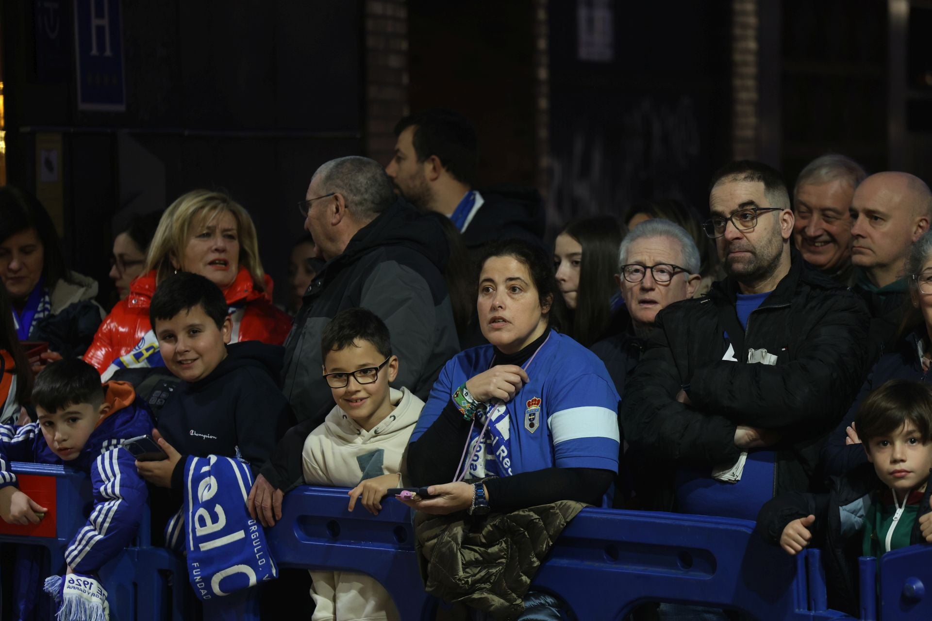 ¿Estuviste animando al Real Oviedo antes del derbi? ¡Búscate en las fotos!