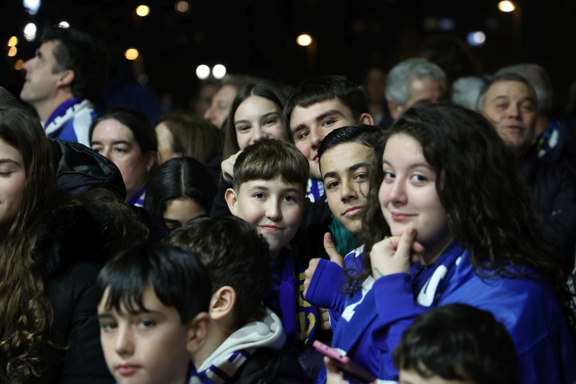 ¿Estuviste animando al Real Oviedo antes del derbi? ¡Búscate en las fotos!