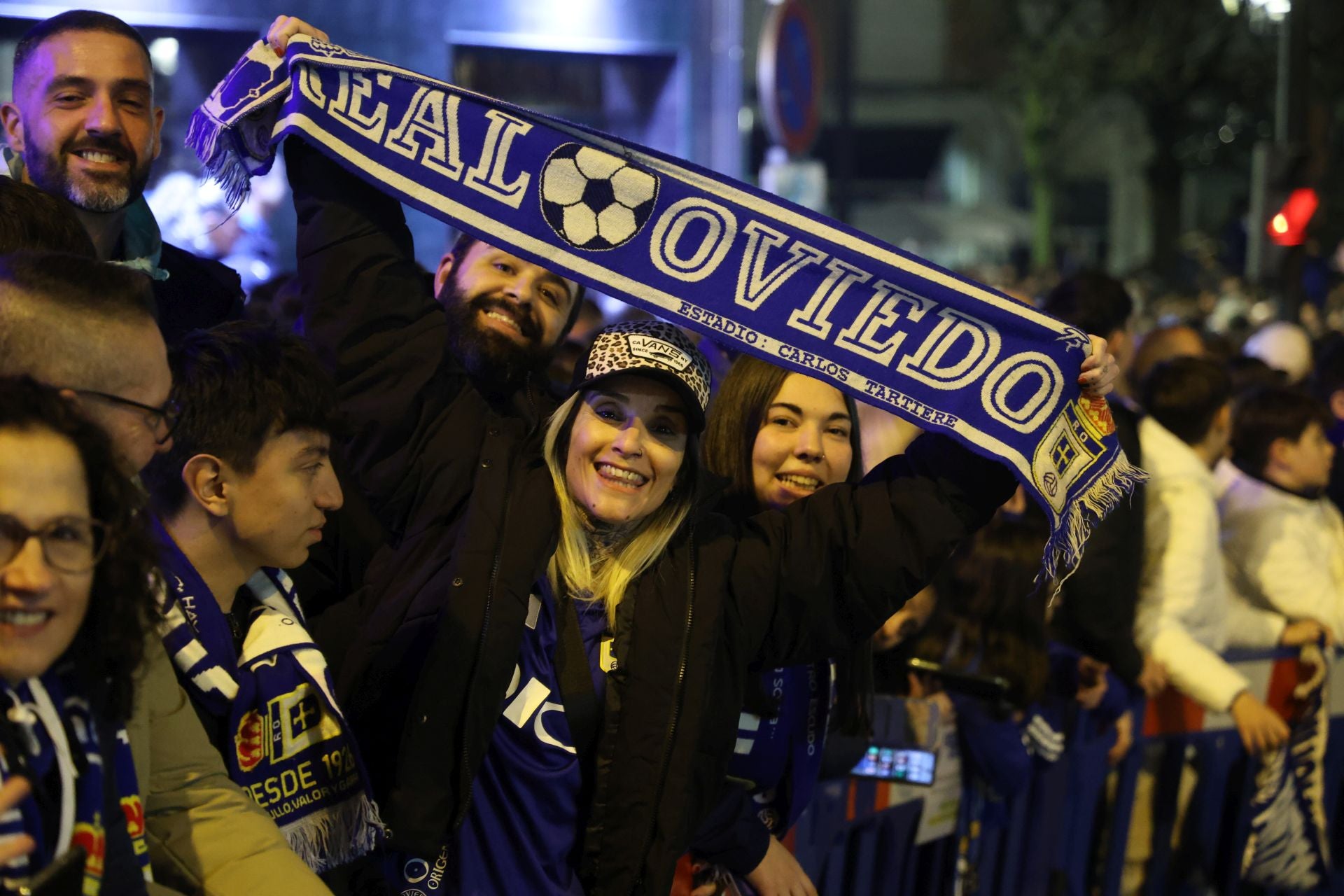 ¿Estuviste animando al Real Oviedo antes del derbi? ¡Búscate en las fotos!