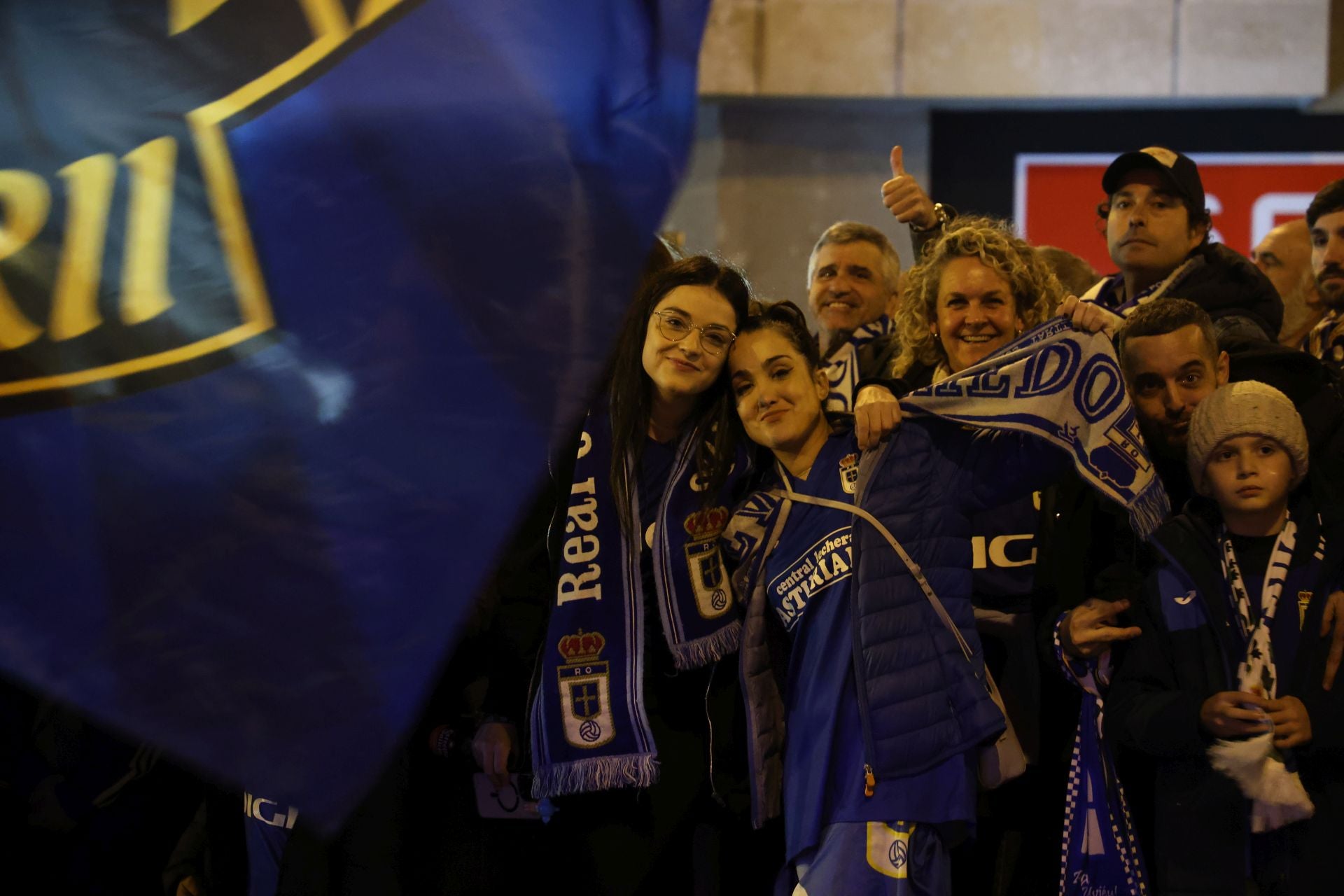 ¿Estuviste animando al Real Oviedo antes del derbi? ¡Búscate en las fotos!