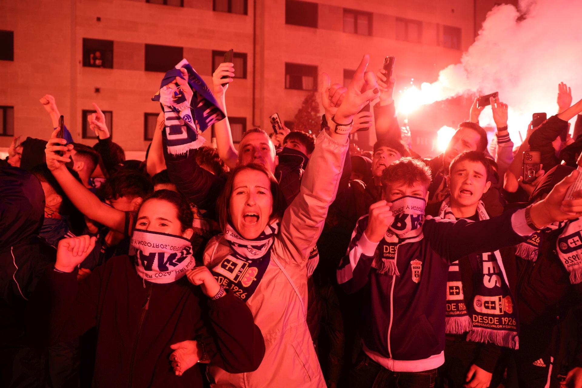 ¿Estuviste animando al Real Oviedo antes del derbi? ¡Búscate en las fotos!