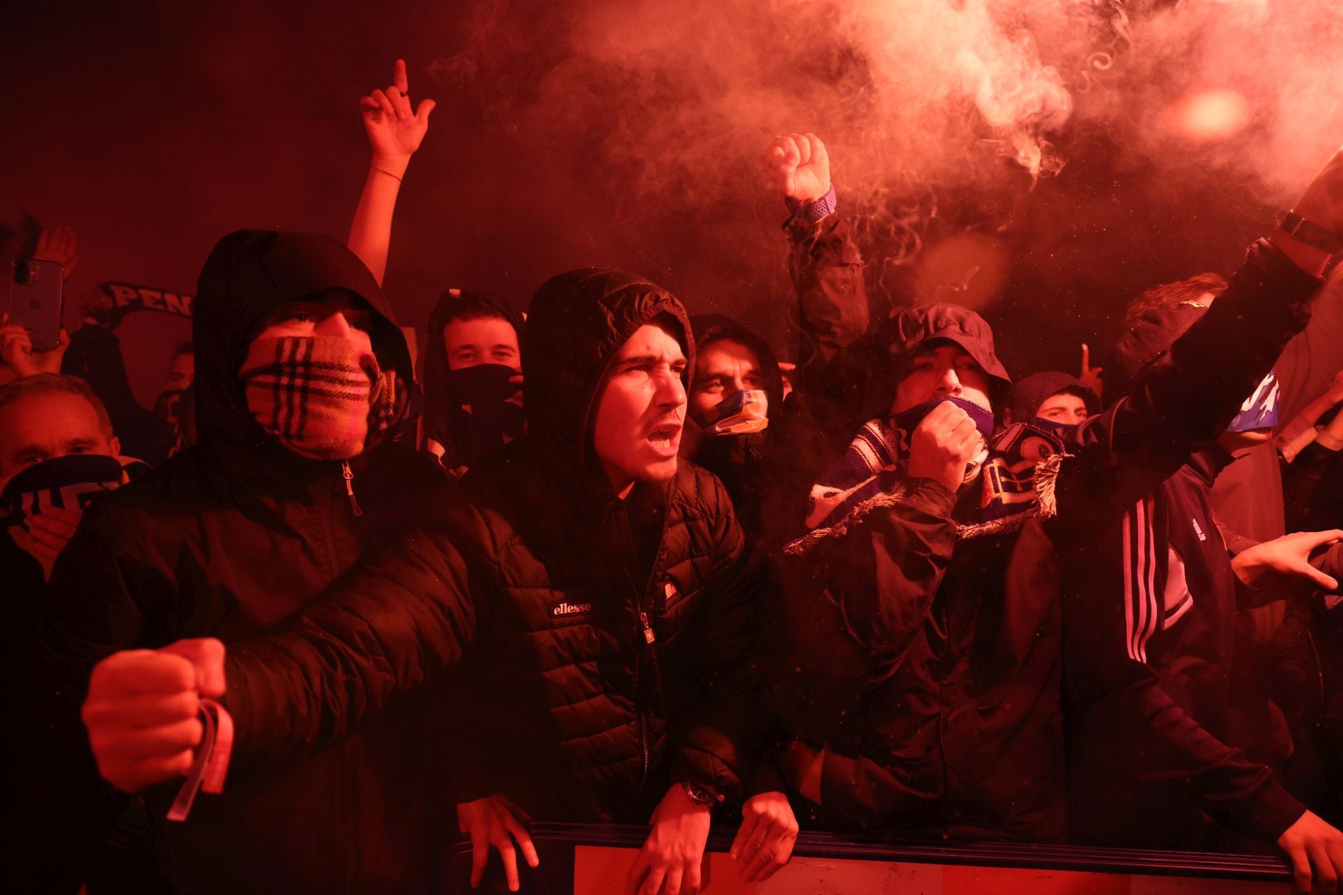 ¿Estuviste animando al Real Oviedo antes del derbi? ¡Búscate en las fotos!