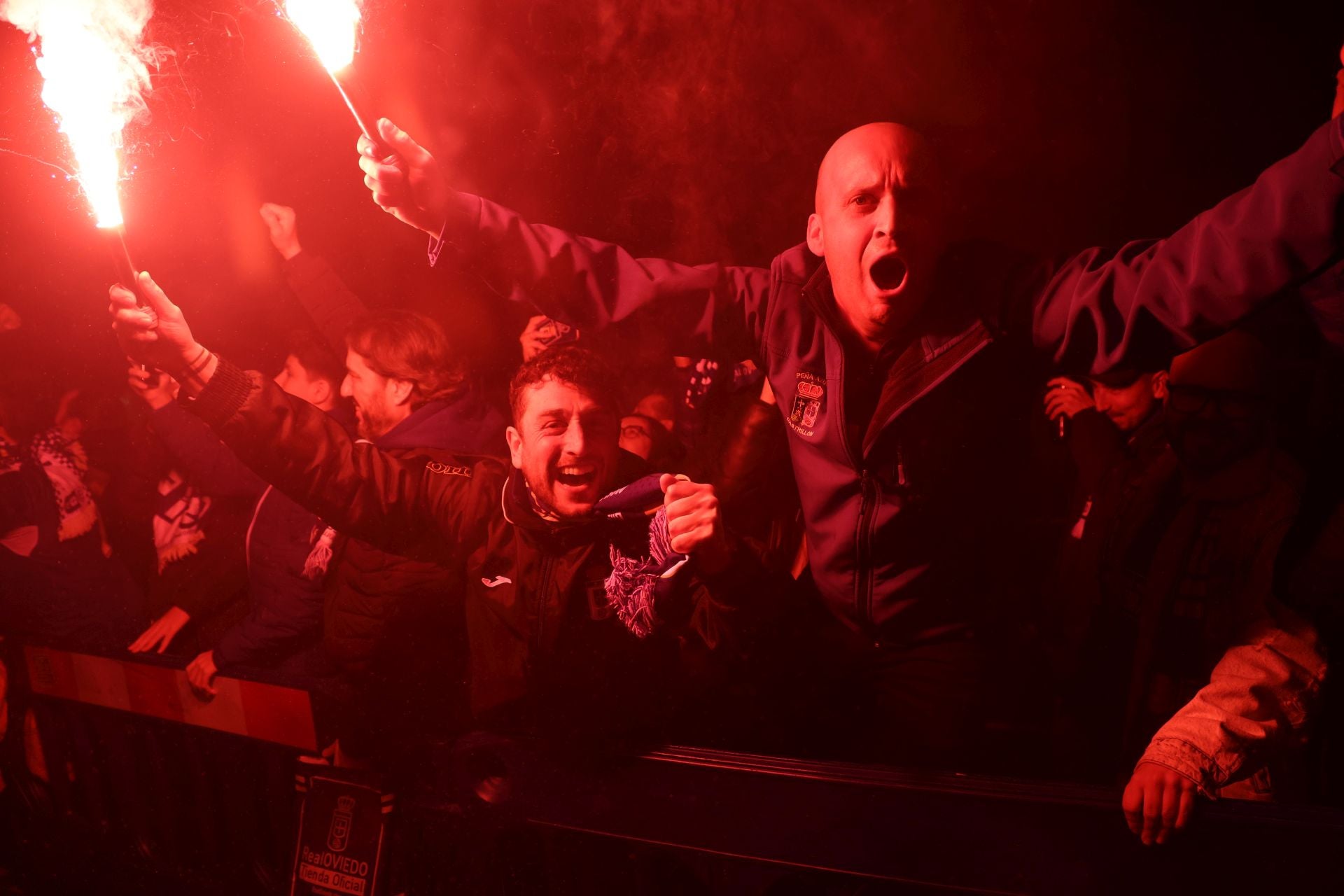 ¿Estuviste animando al Real Oviedo antes del derbi? ¡Búscate en las fotos!