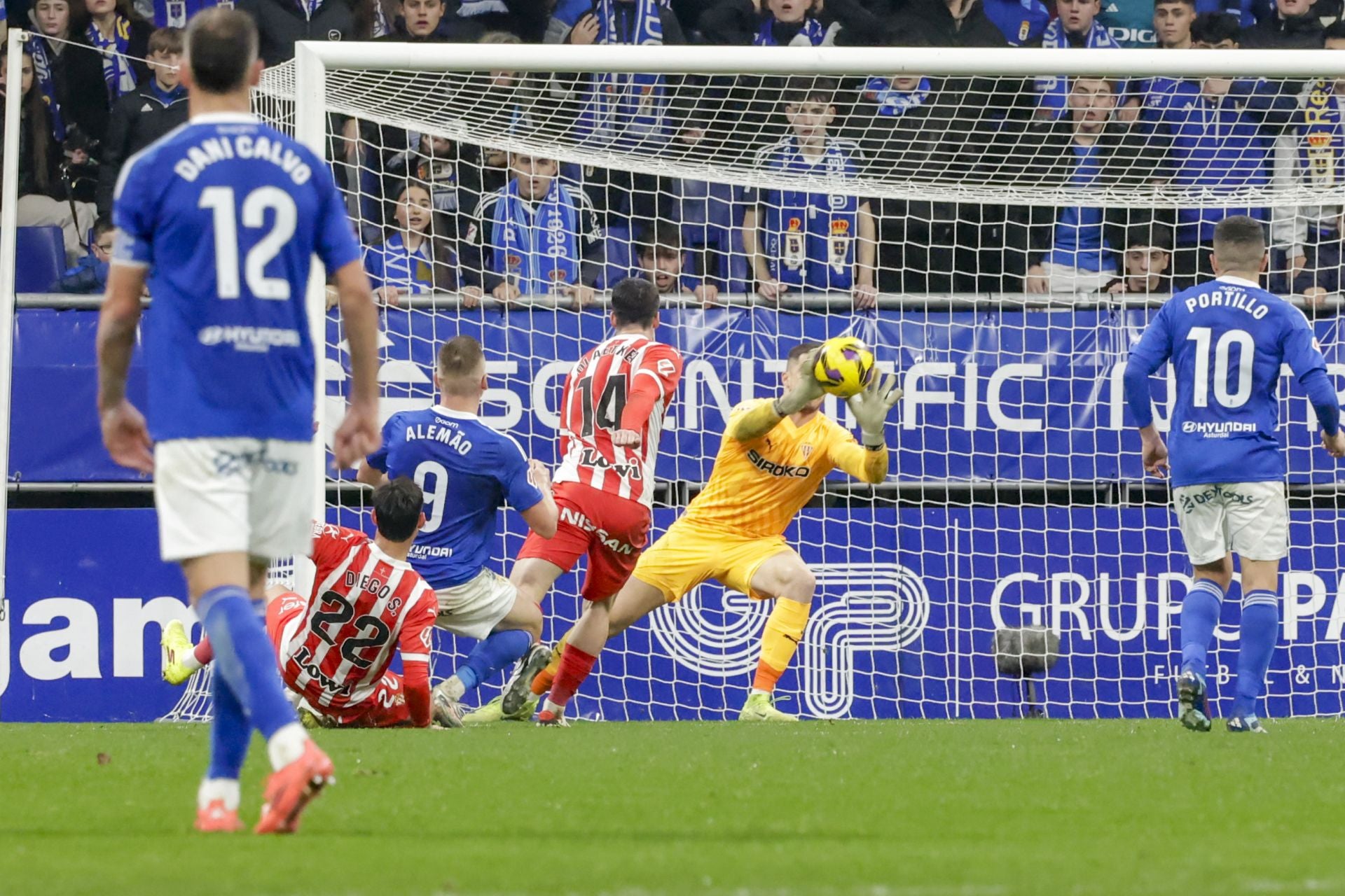 Las mejores imágenes del Real Oviedo - Sporting de Gijón