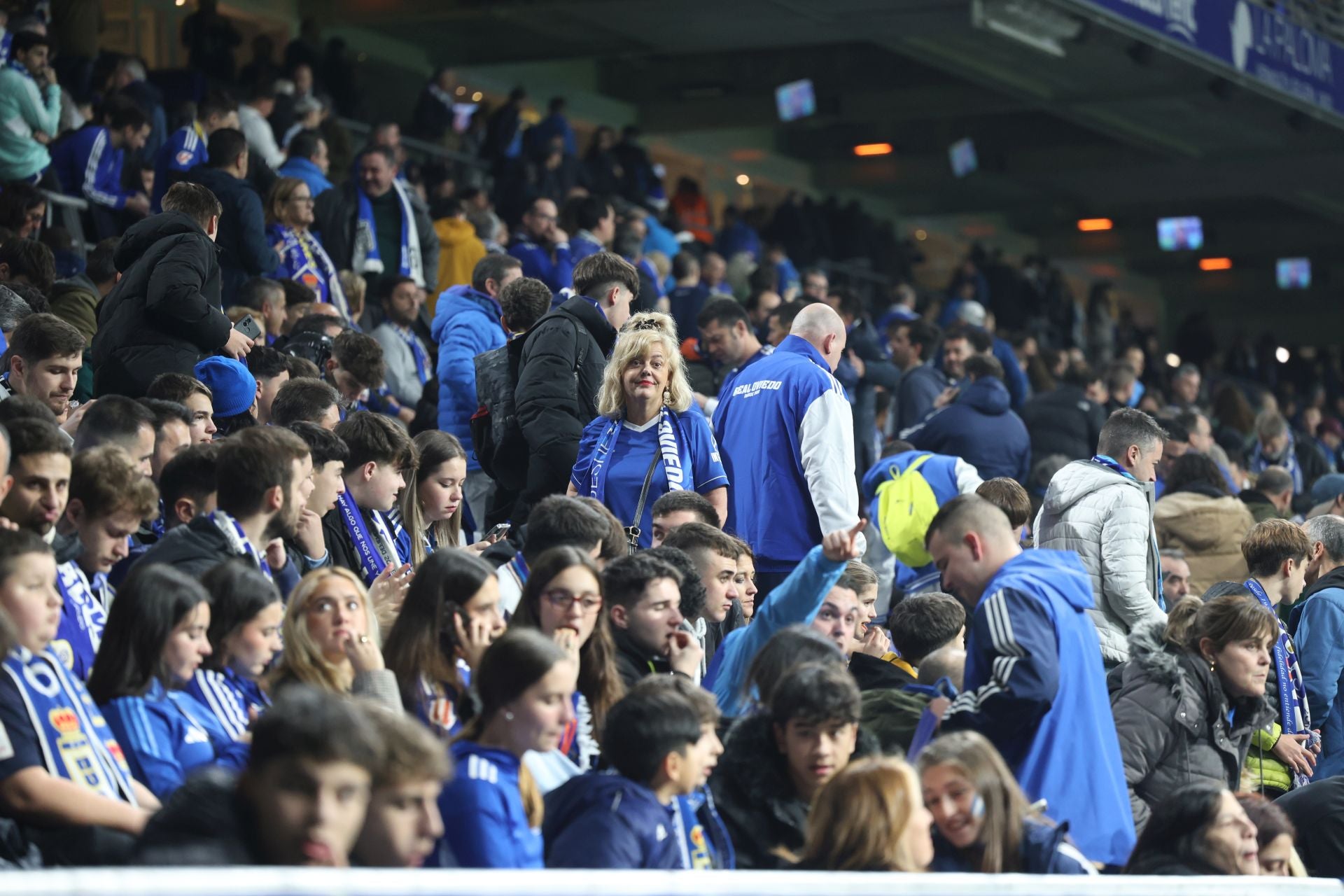 ¿Estuviste viendo el Real Oviedo - Sporting de Gijón? ¡Búscate en las fotos del Tartiere!