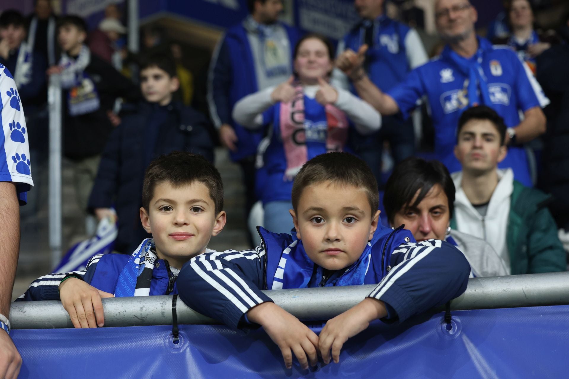 ¿Estuviste viendo el Real Oviedo - Sporting de Gijón? ¡Búscate en las fotos del Tartiere!